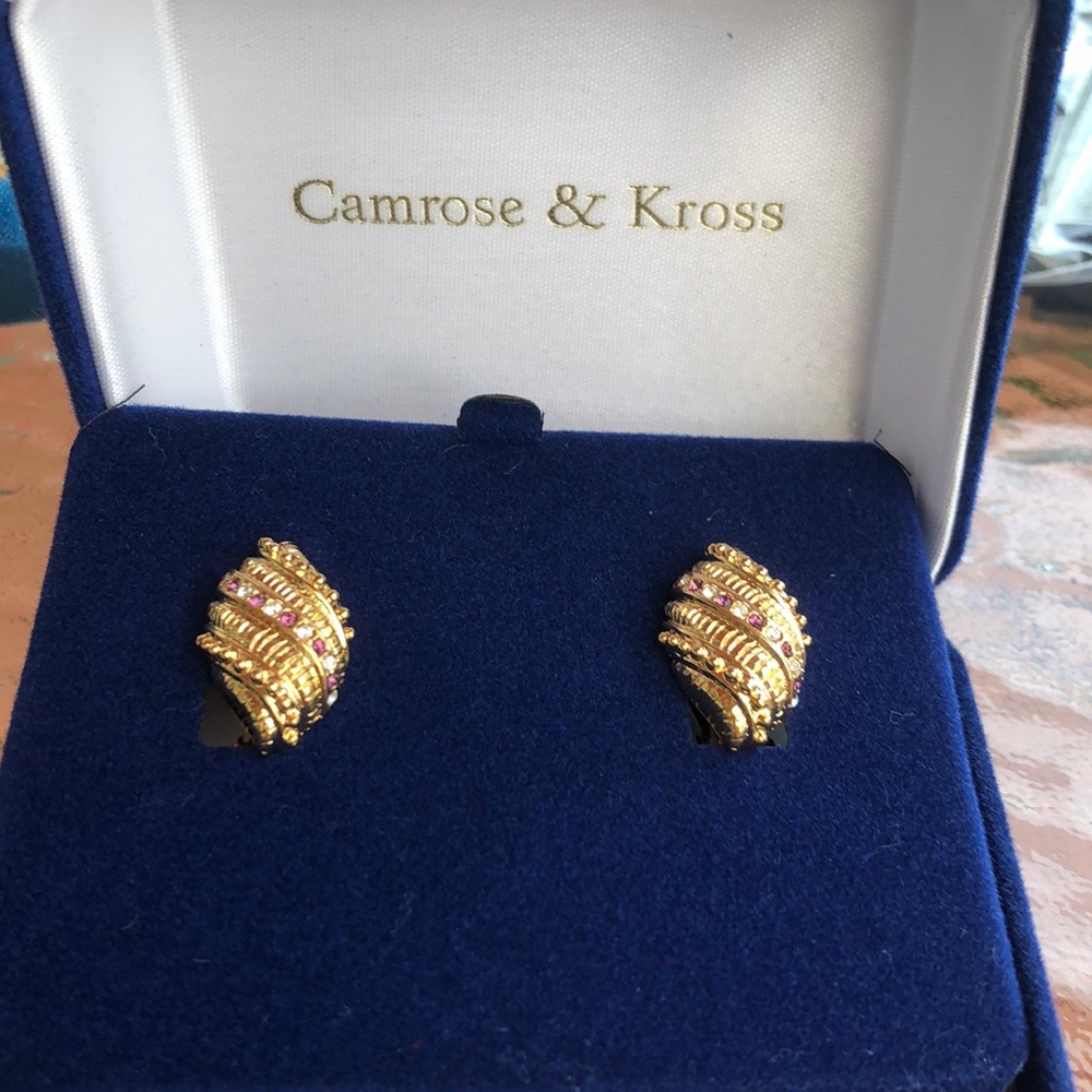 Jackie Kennedy textured bead earring NIB clip